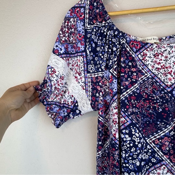 NWT Above & Beyond Women´s Blouse with Floral Desing Size L - Picture 6 of 11